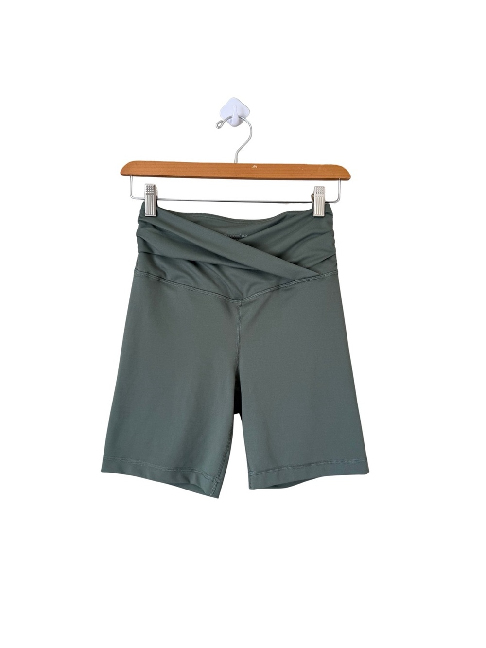 Yogalicious Lux - Lux Crosstown 7" Short Size Small